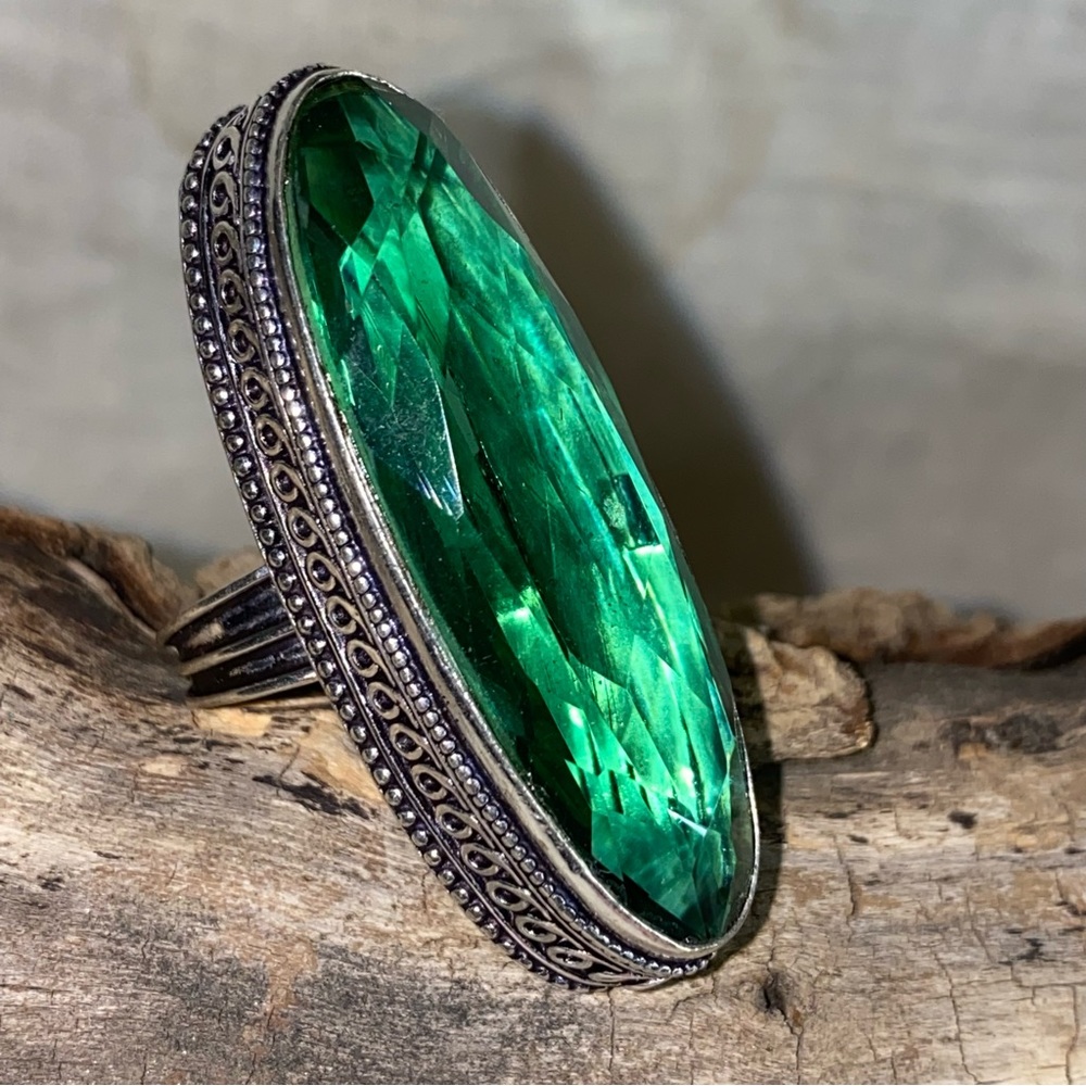 Exquisite Green Topaz cabochon vintage elongated ring